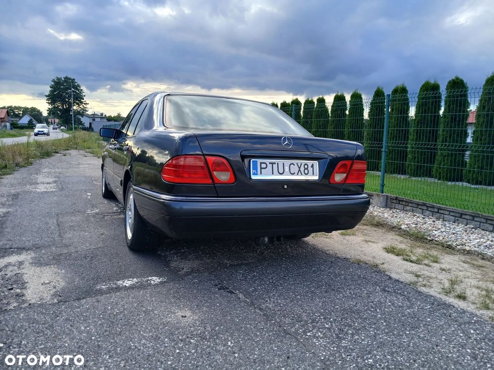Mercedes-Benz Klasa E 200 CDI Elegance - 14