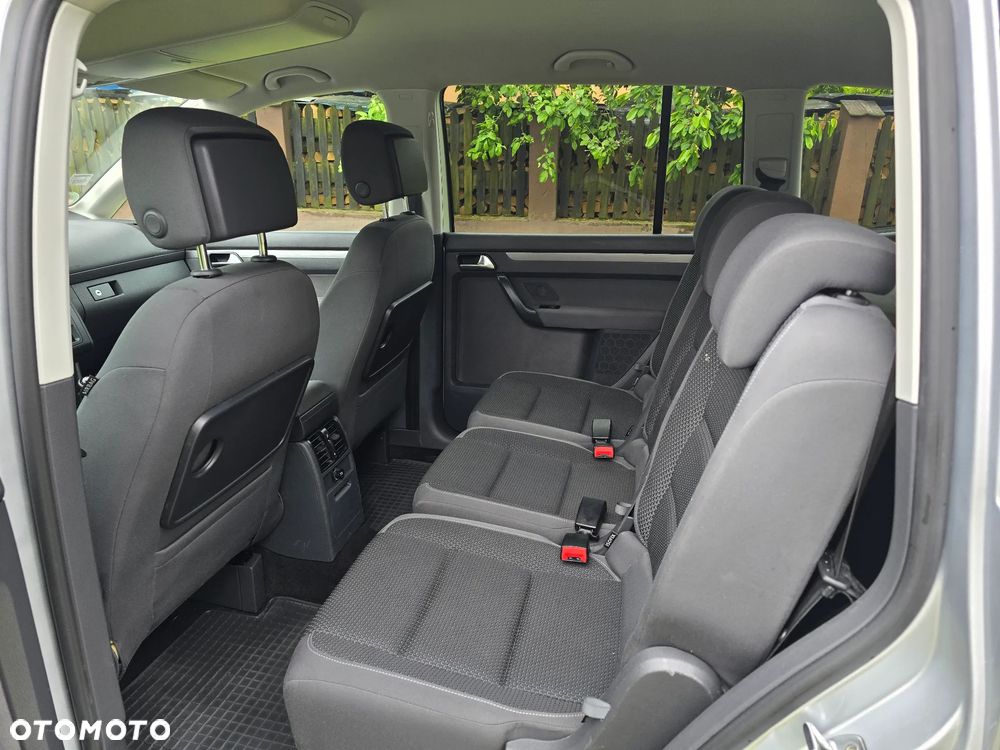 Volkswagen Touran 2.0 TDI Highline - 14