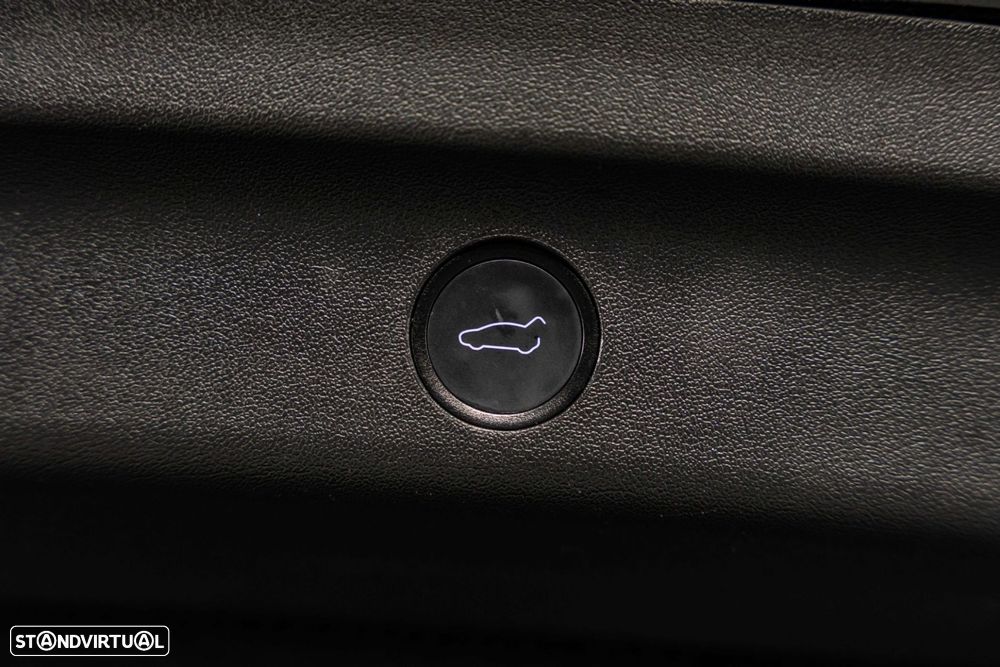 Tesla Model Y Performance Tração Integral - 20