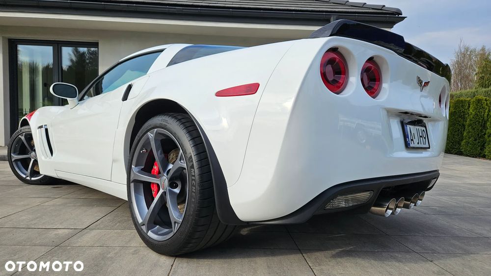 Chevrolet Corvette - 24