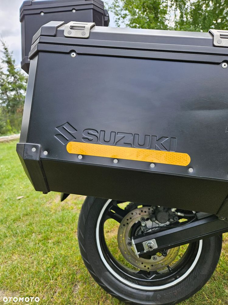 Suzuki V-STROM - 4