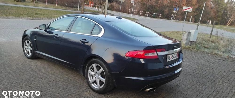 Jaguar XF 2.7 V6 Premium Luxury - 17