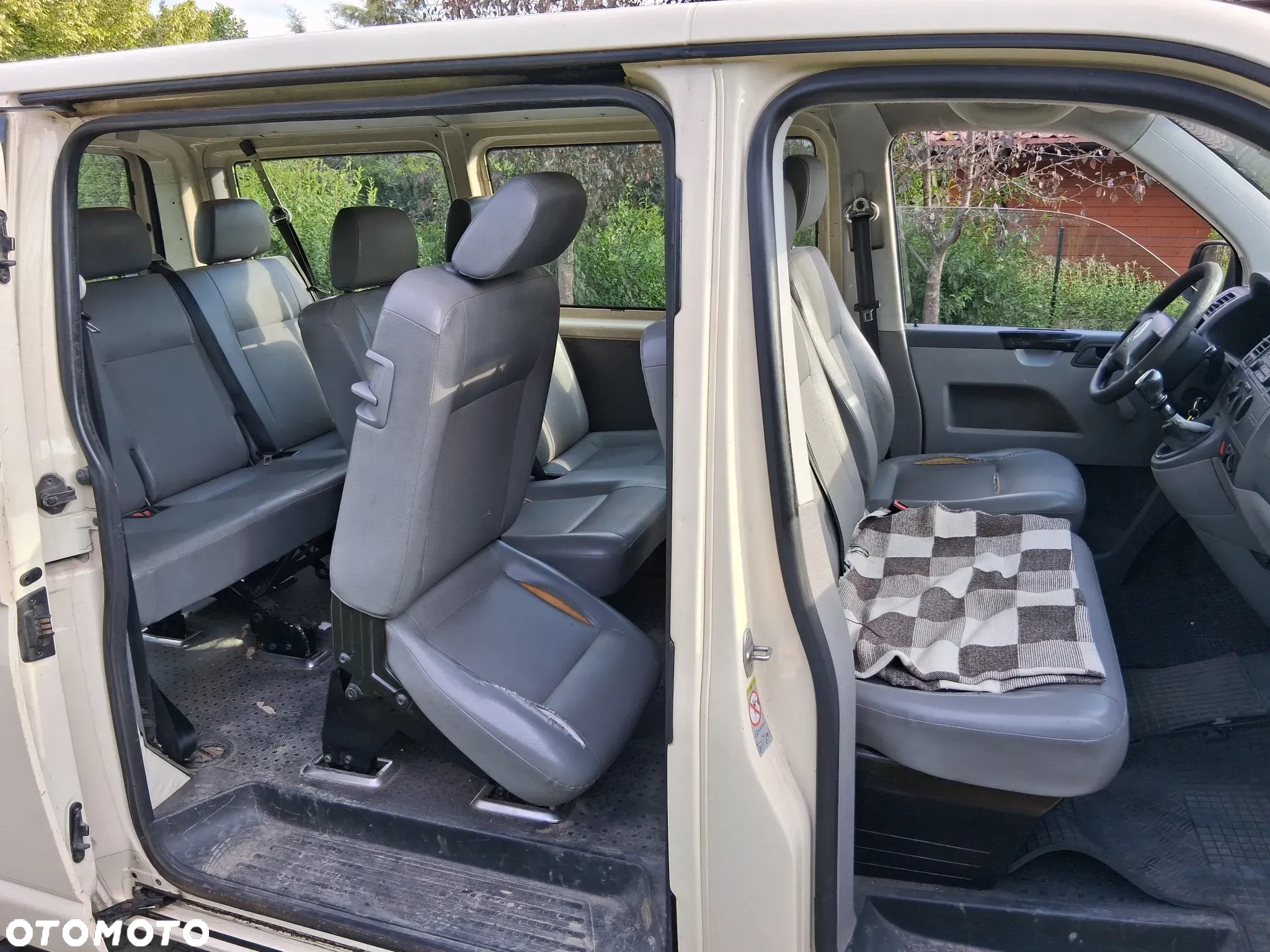 Volkswagen Transporter T5 TDI L1H1 - 8