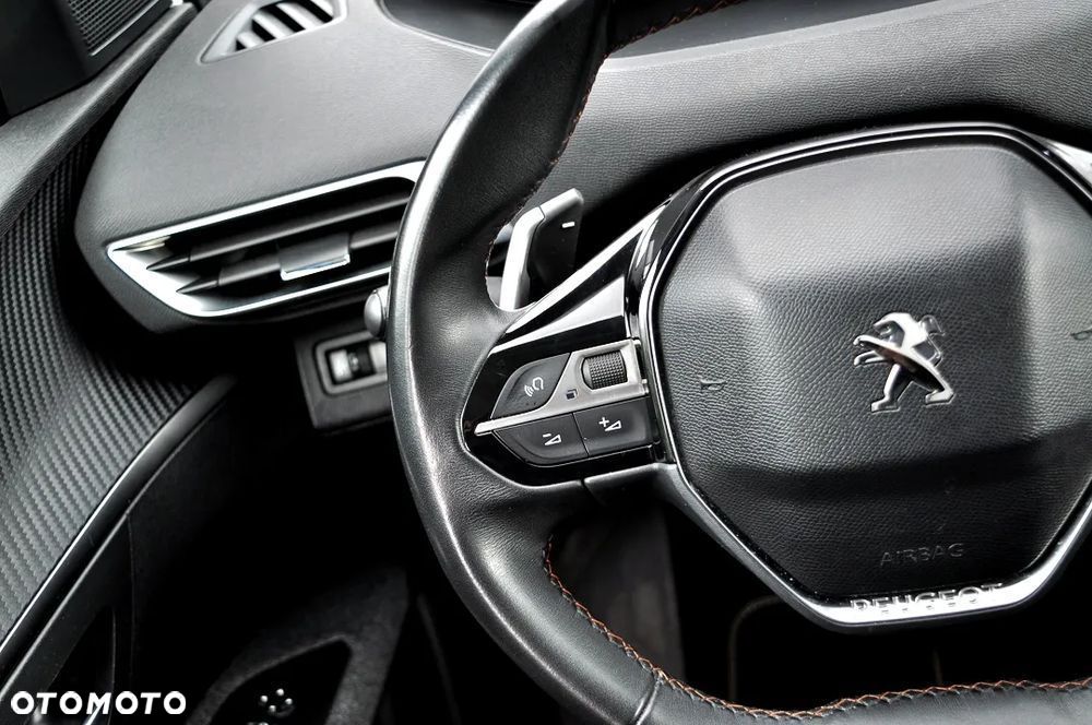 Peugeot 5008 1.6 BlueHDI Allure S&S EAT6 - 17