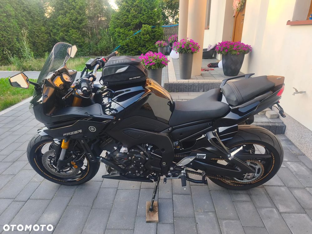 Yamaha FZ8 - 7