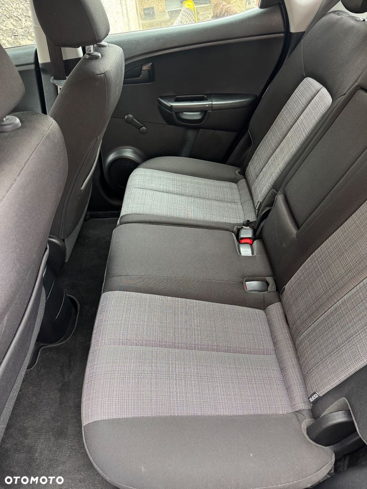 Kia Venga - 5
