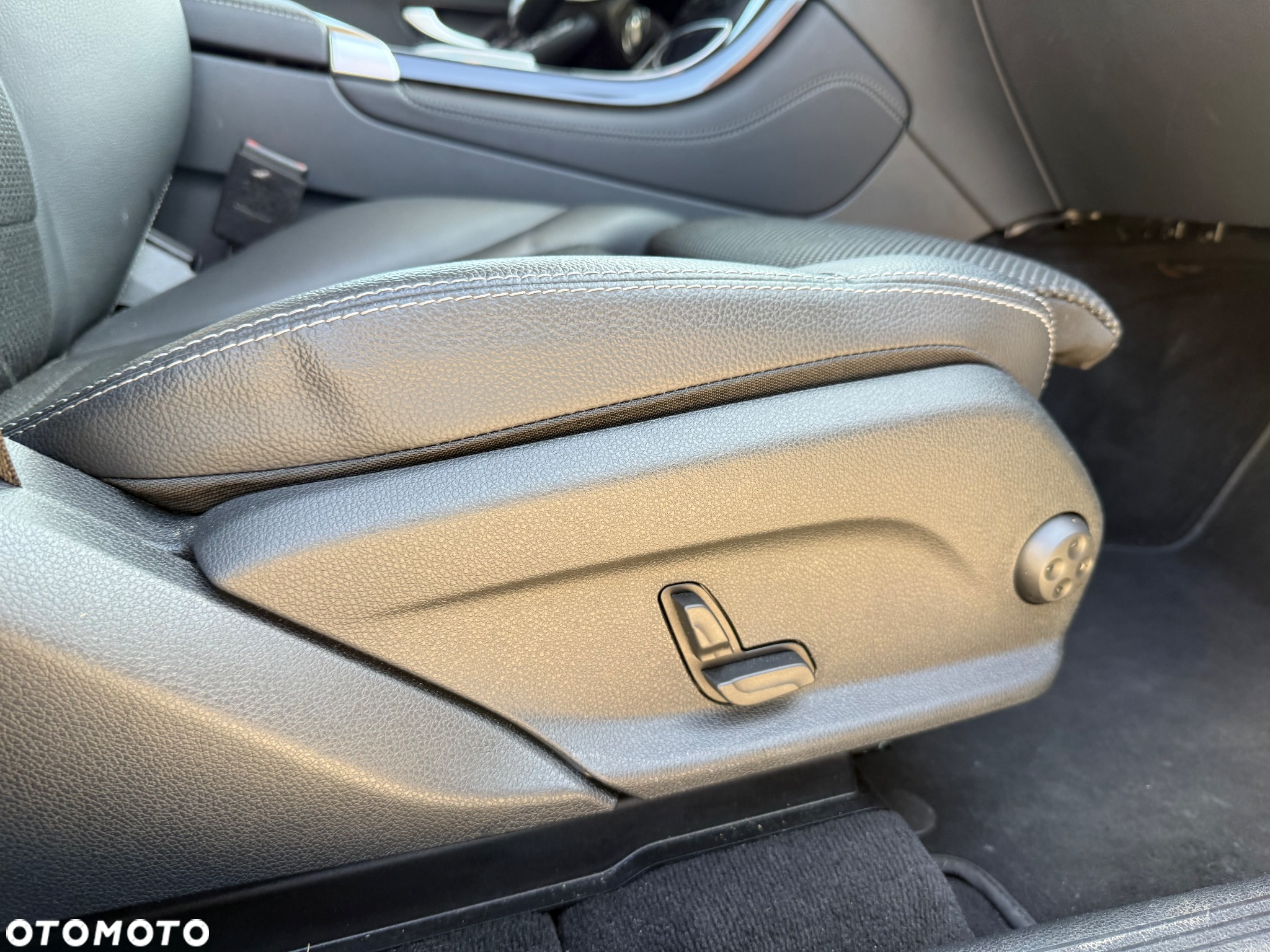 Mercedes-Benz GLC 300 e 4-Matic Business Edition - 23