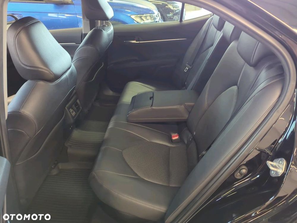 Toyota Camry 2.5 Hybrid Executive CVT - 8