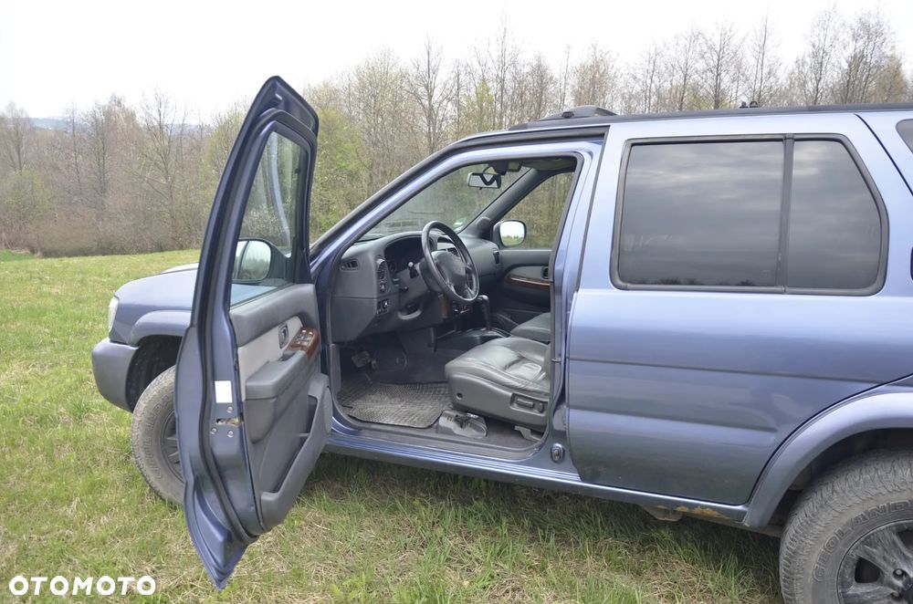 Nissan Pathfinder - 31