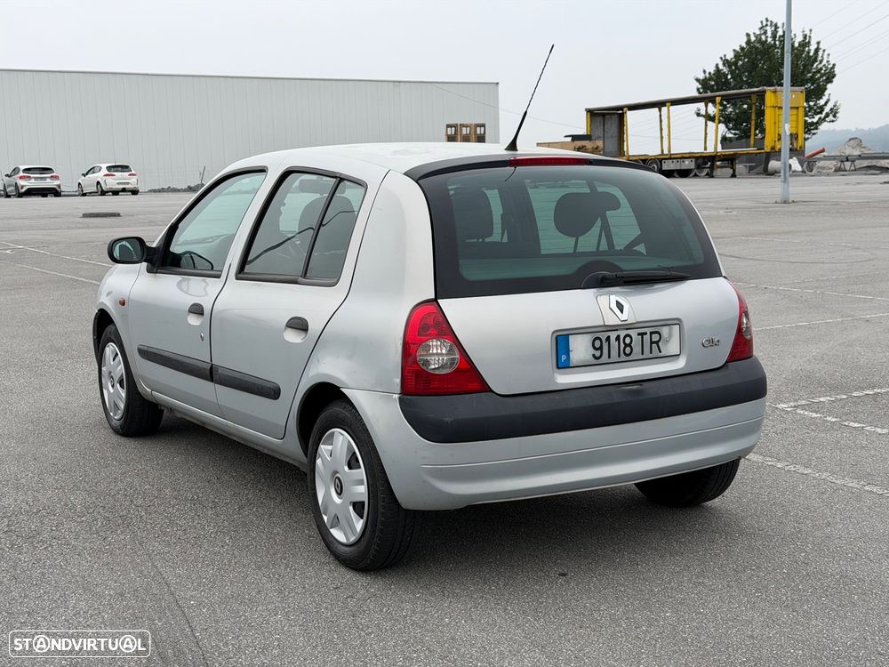Renault Clio 1.2 16V Confort Authentique - 4