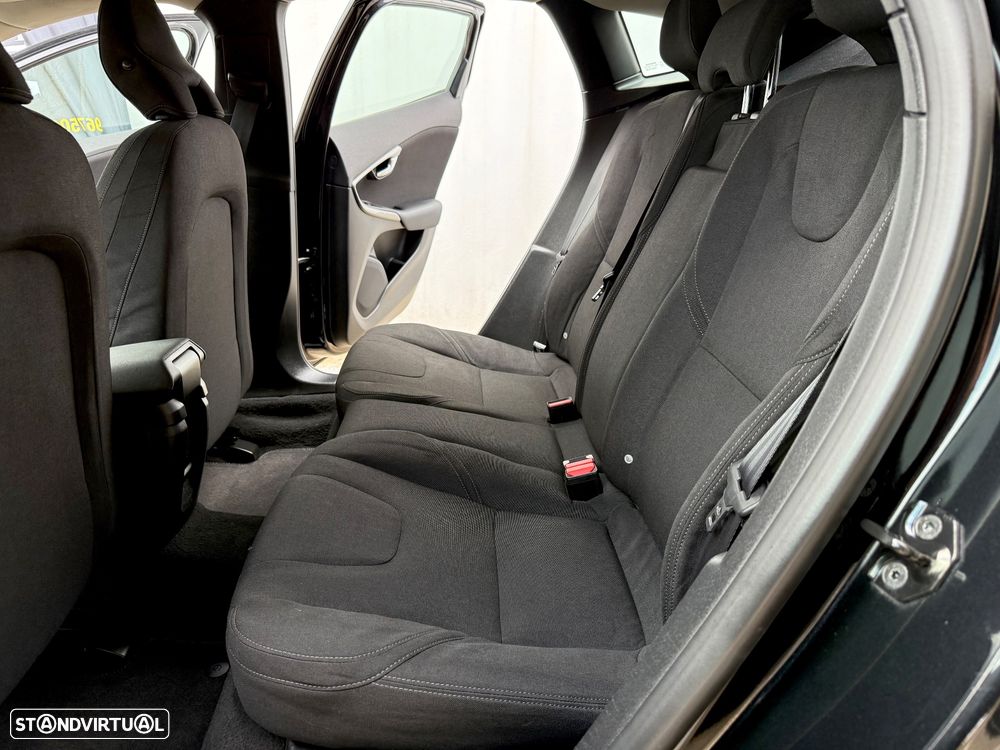 Volvo V40 D2 Kinetic - 43