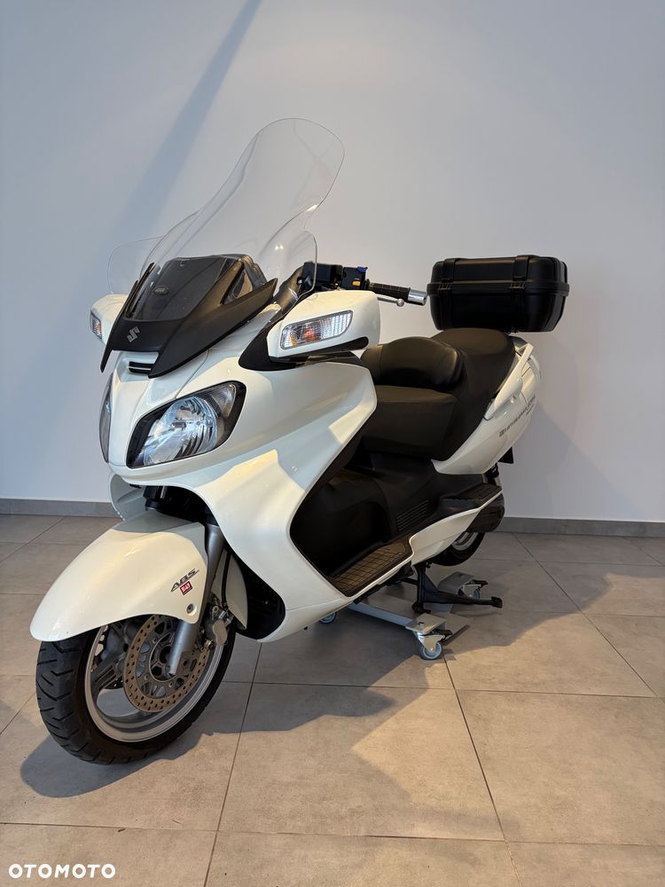 Suzuki Burgman - 4