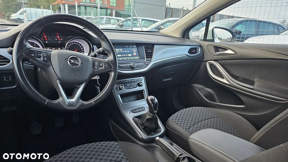 Opel Astra 1.4 T Enjoy S&S - 9