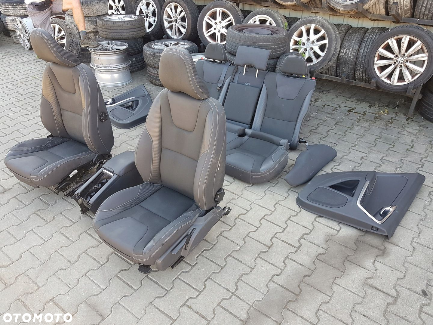 VOLVO V60 I 11-18r FOTELE PÓŁSKÓRY KANAPA R-DESING - 4