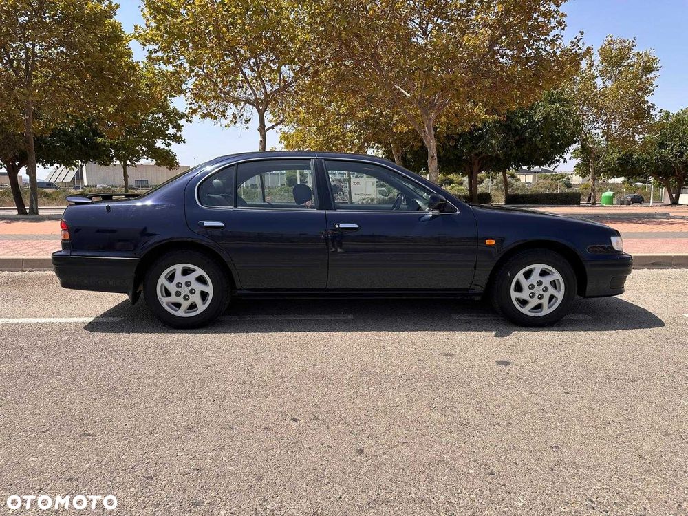Nissan Maxima - 4