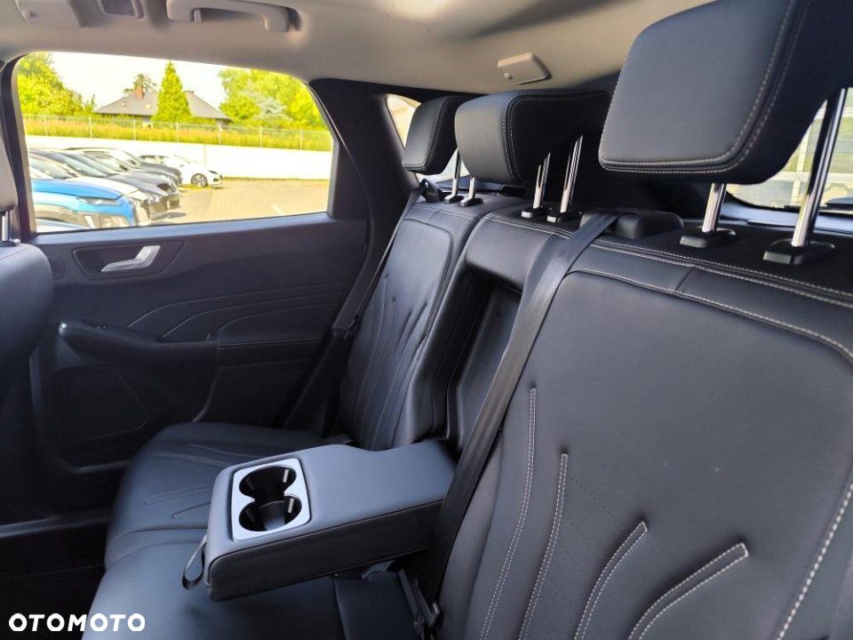 Ford Kuga - 12