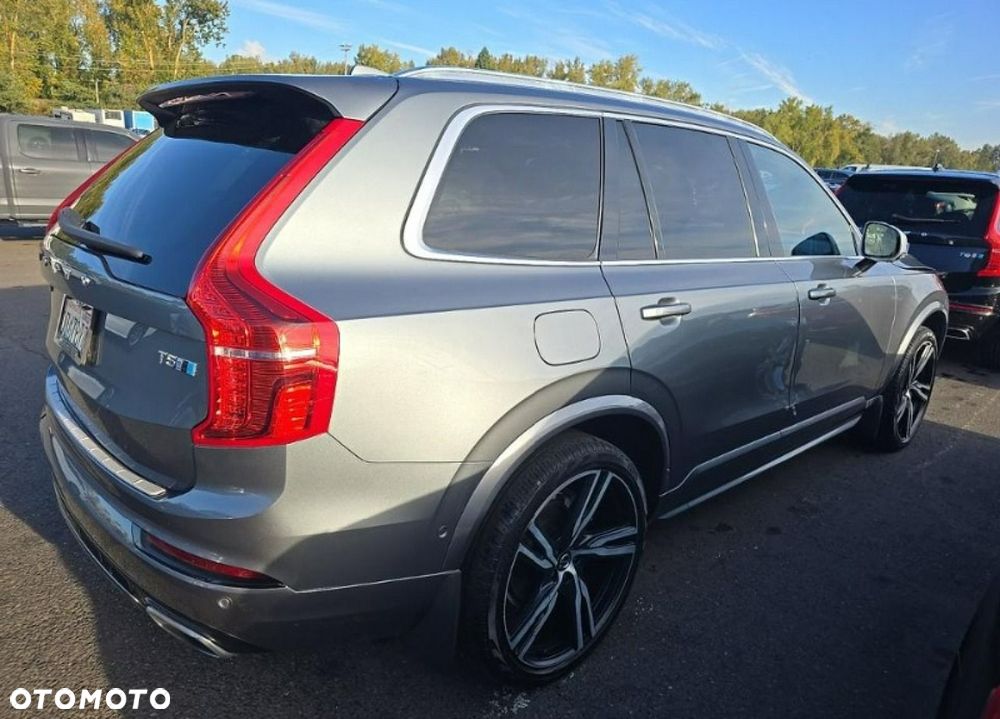 Volvo XC 90 - 3