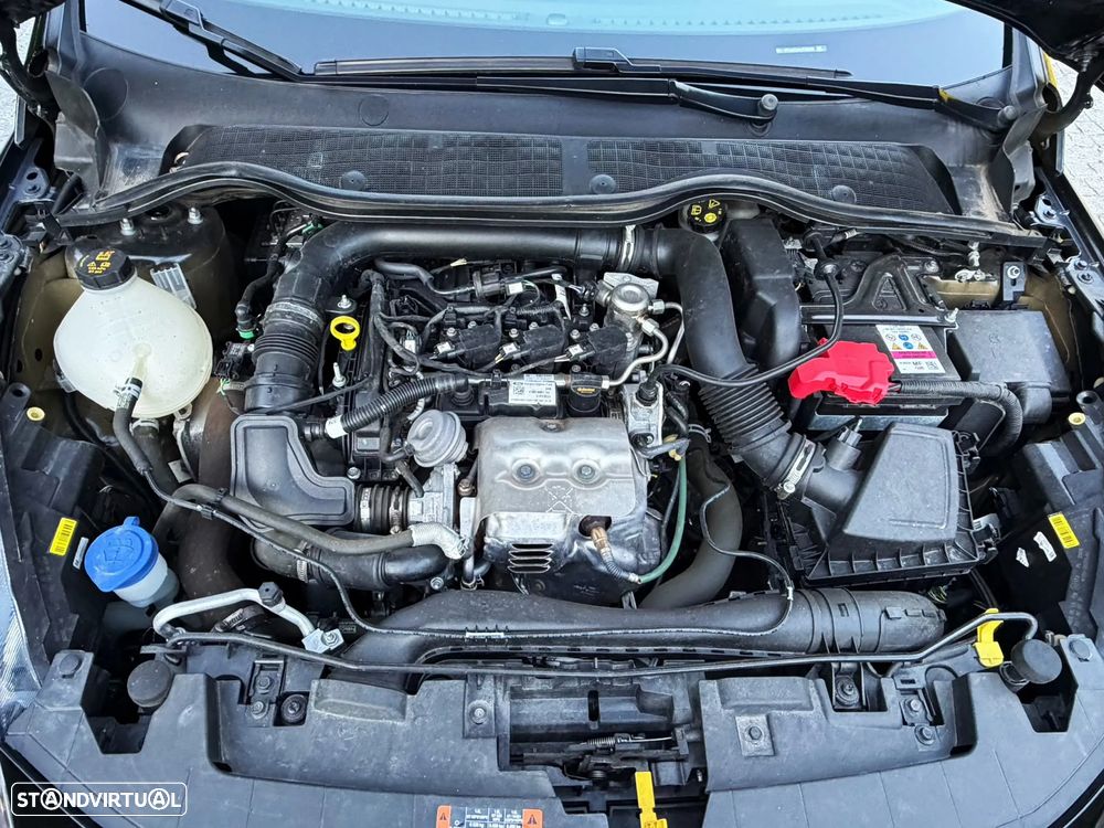 Ford Fiesta 1.0 EcoBoost S&S TITANIUM - 32