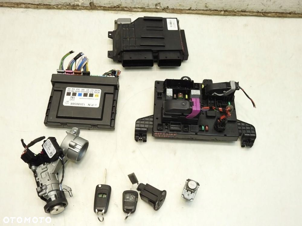 KOMPUTER ZESTAW IMMO OPEL ASTRA J LIFT 1.7 CDTI 55591495 13586588 365927271 - 12