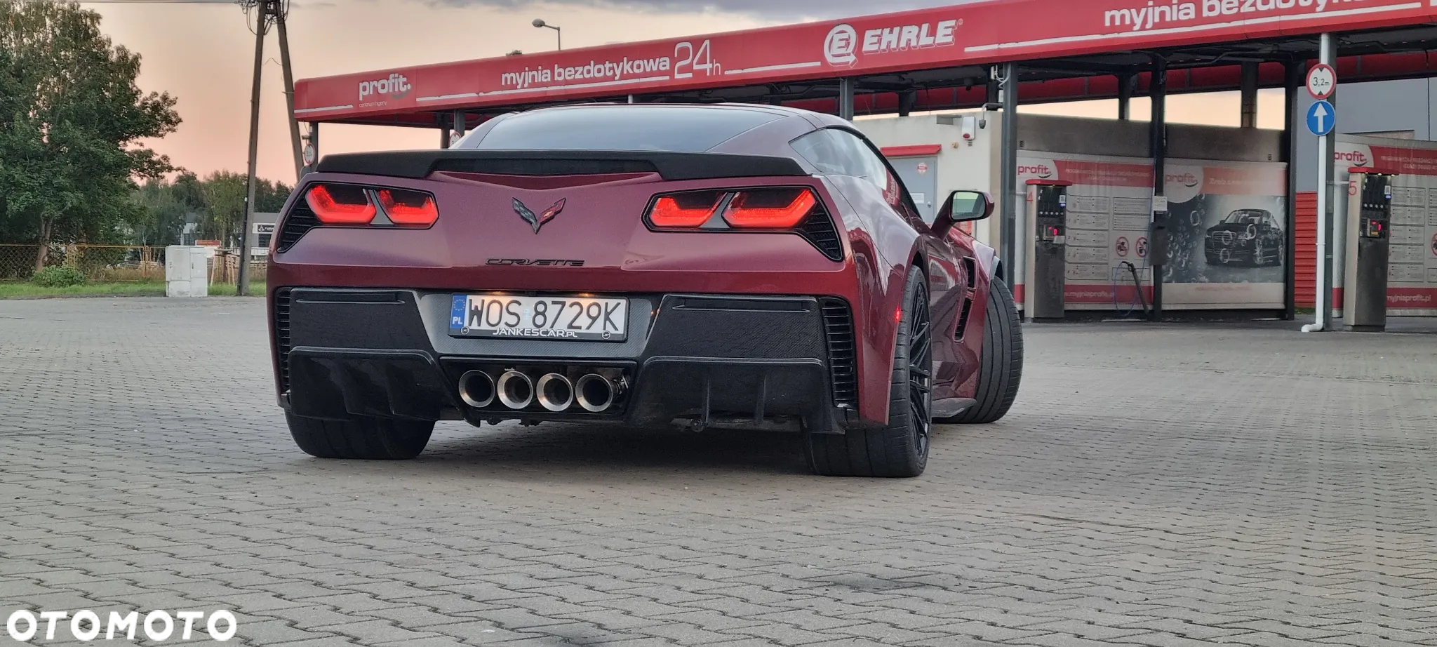 Chevrolet Corvette - 7