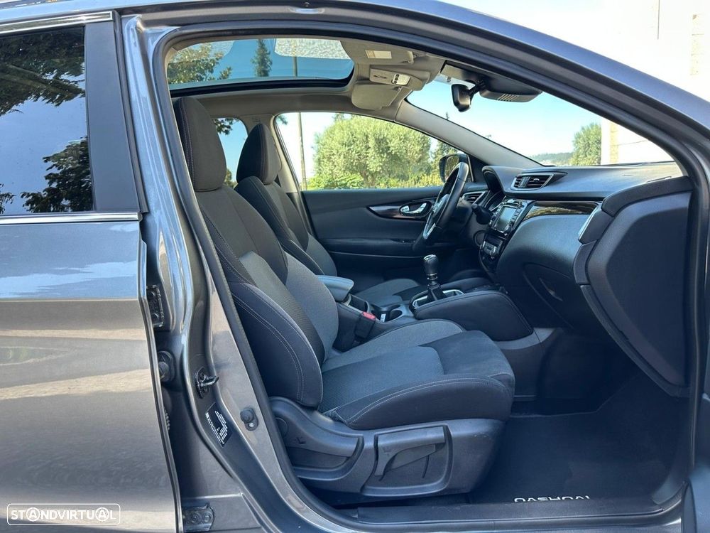 Nissan Qashqai 1.5 dCi N-Connecta J18+Led - 13