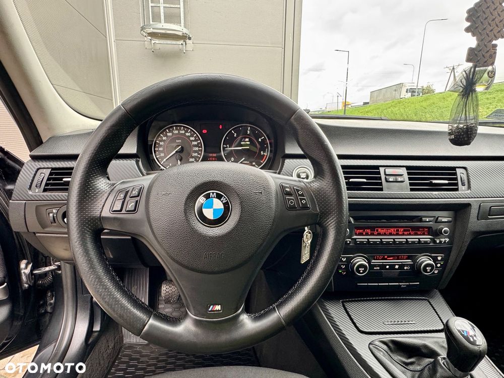 BMW Seria 3 318d Sport Line - 15