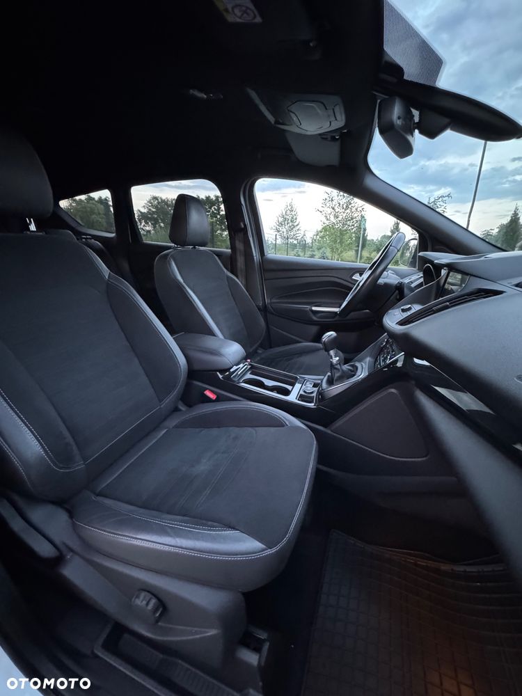 Ford Kuga 2.0 TDCi 4x4 ST-Line - 29