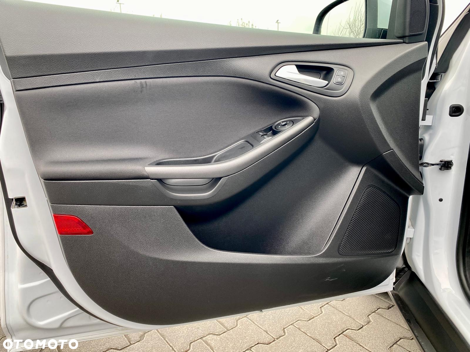 Ford Focus 1.0 EcoBoost Connected - 17