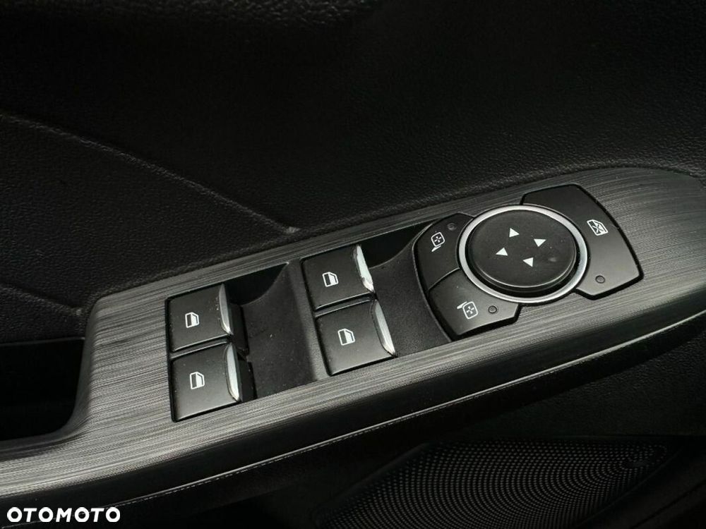Ford Kuga - 12