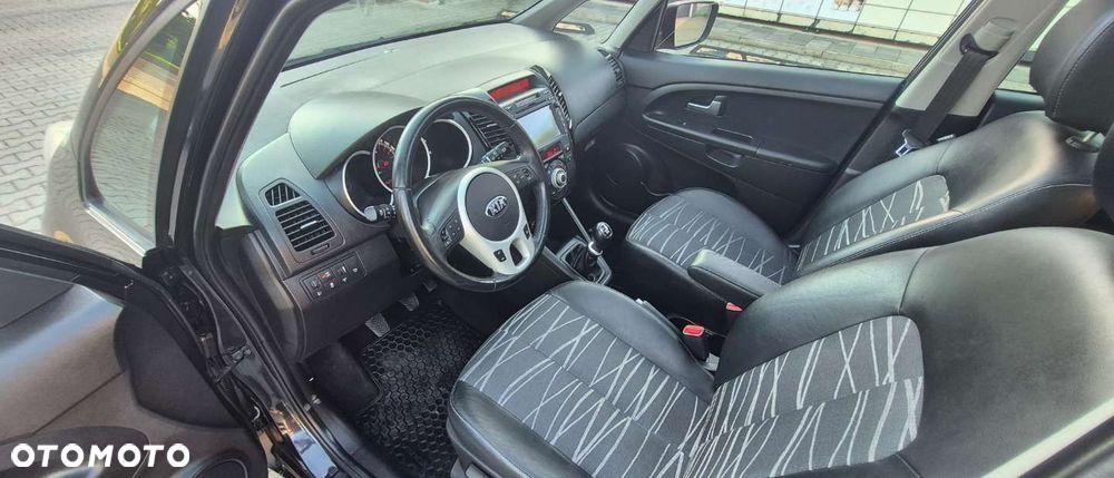 Kia Venga 1.4 CVVT Business Line - 10