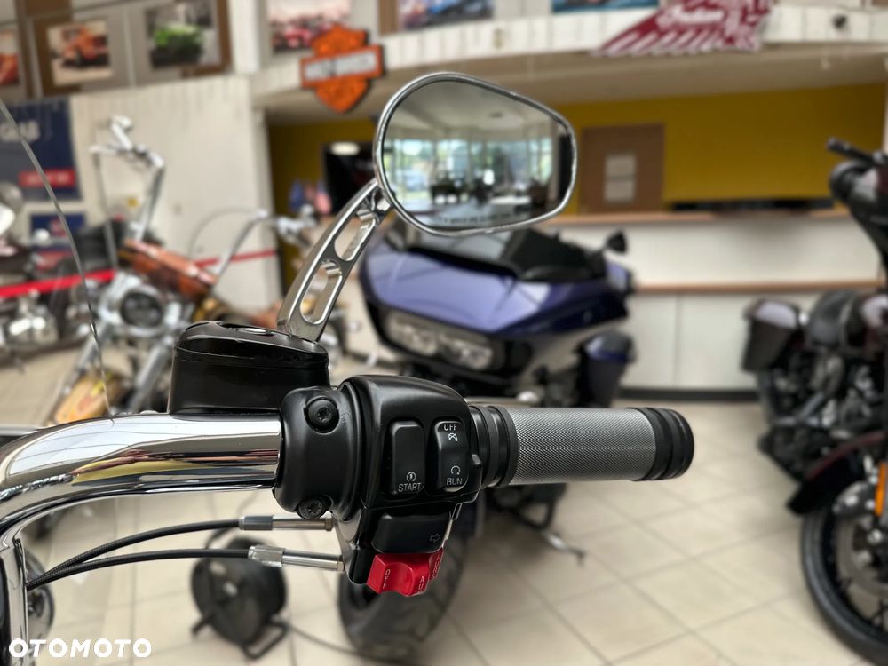 Harley-Davidson Touring Road King - 32