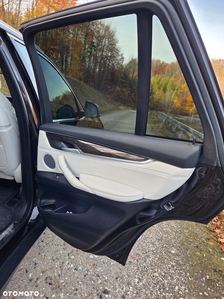 BMW X5 xDrive25d - 23