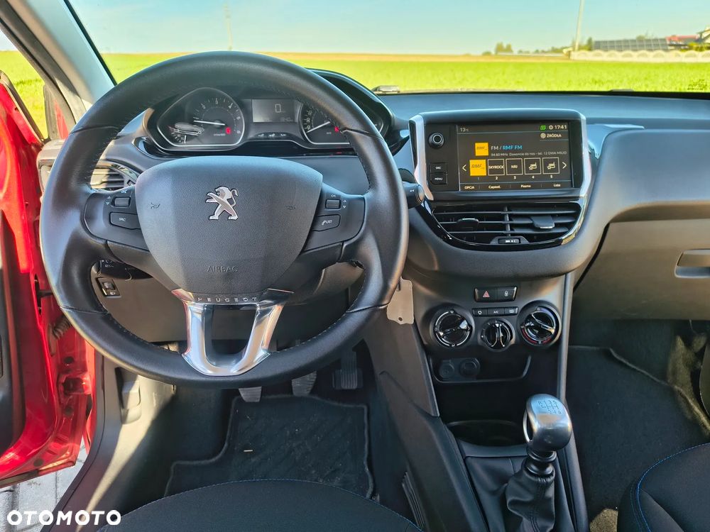 Peugeot 208 - 16