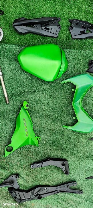 KAWASAKI Z800 Owiewka Siedzenie Koło Felga Pompka Hamulca Ośka Ogon - 5