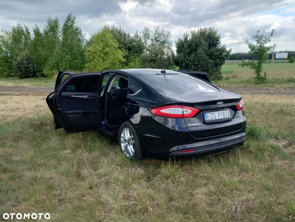 Ford Fusion - 30