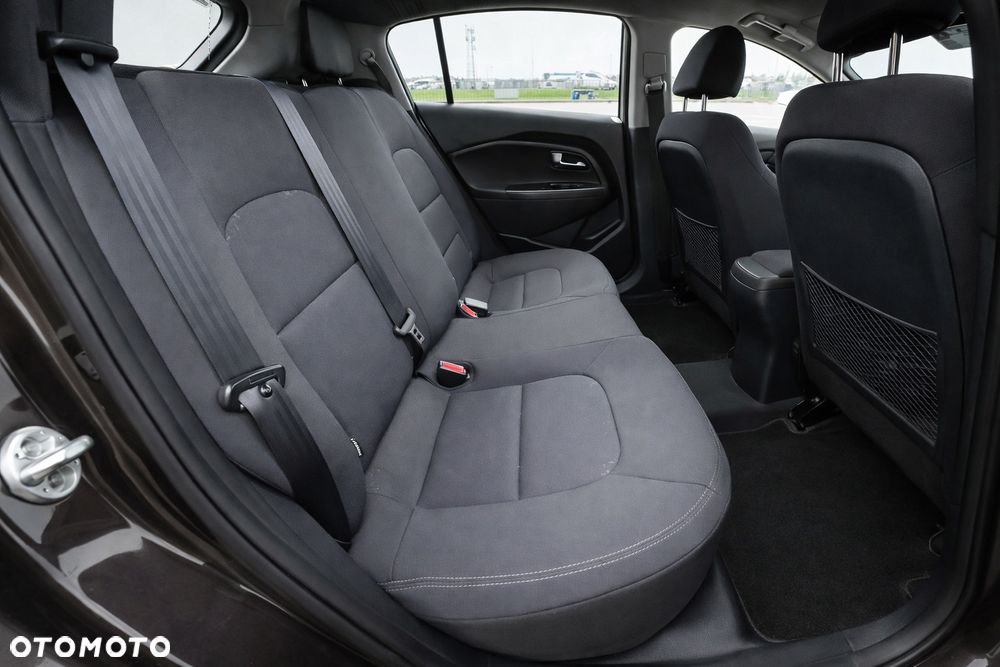 Kia Rio - 13
