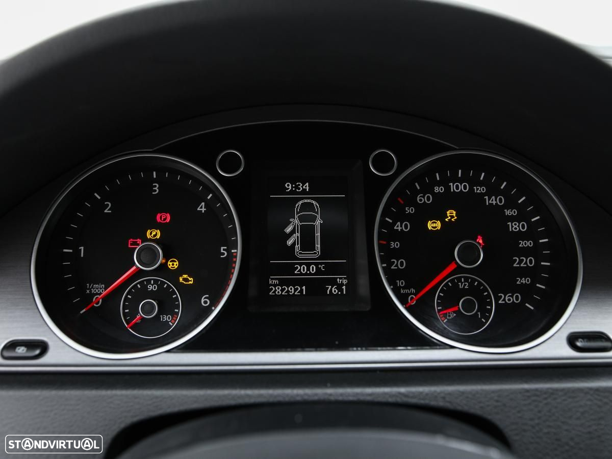 VW Passat Variant - 18