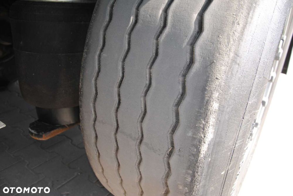 Schmitz Cargobull SCS kurtyna, podnoszona oś - 19