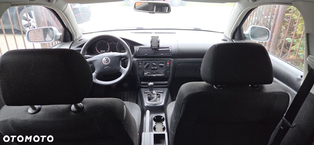 Volkswagen Passat 1.9 TDI Basis - 9