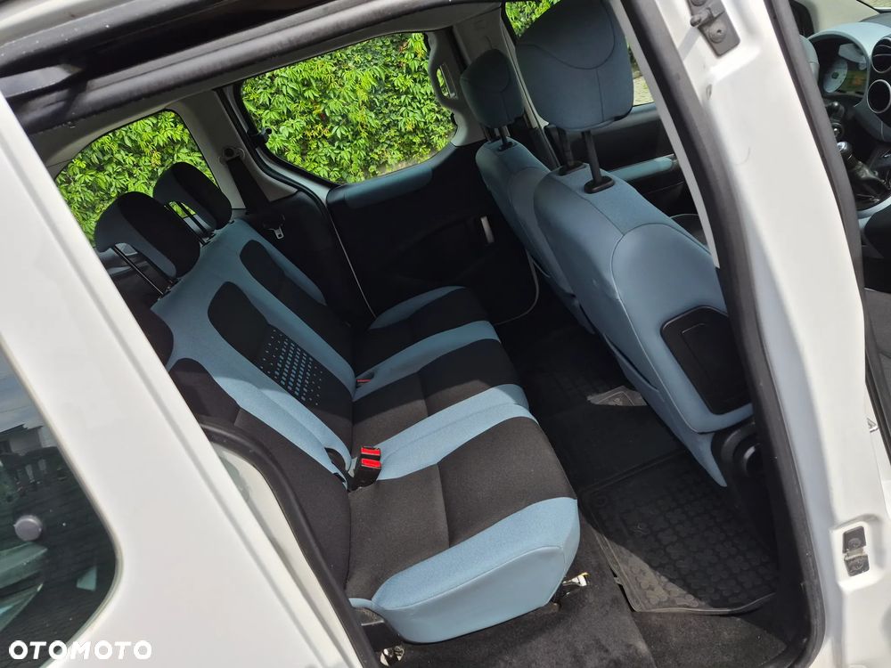 Volkswagen Touran 1.6 TDI DPF BlueMot Comfortline - 16