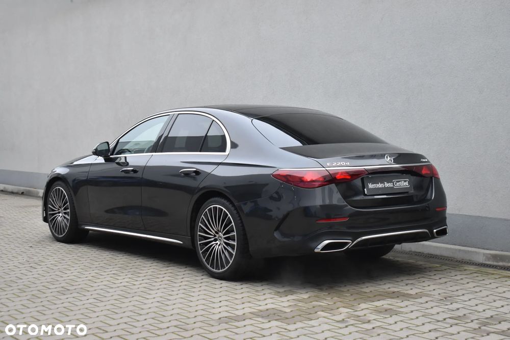 Mercedes-Benz Klasa E 220 d 4-Matic 9G-TRONIC - 4