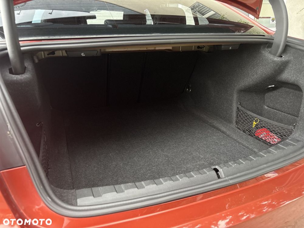 BMW Seria 3 318i - 25