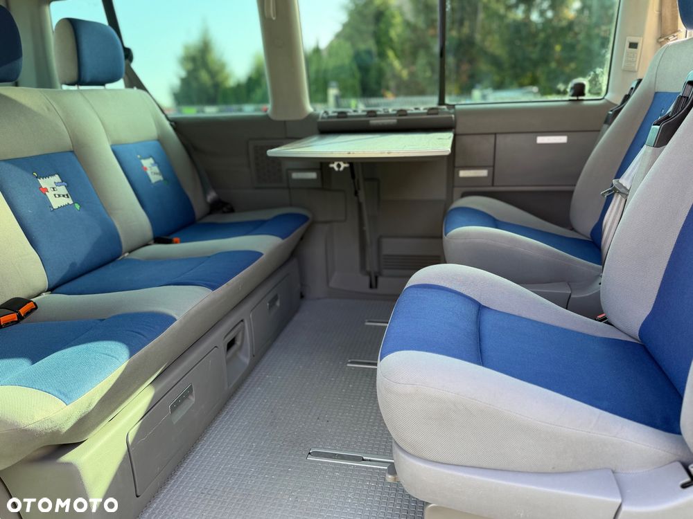 Volkswagen Multivan - 13