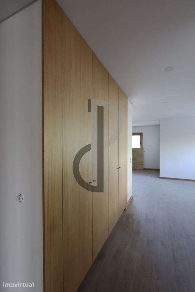 Apartamento T2+1 com 3 frentes e terraço - junto ao Picoto - Grande imagem: 4/17