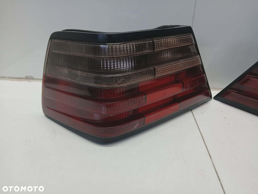 LAMPA LAMPY TYŁ TYLNE PRAWA LEWA KOMPLET MERCEDES E-KLASA W124 SEDAN - 5