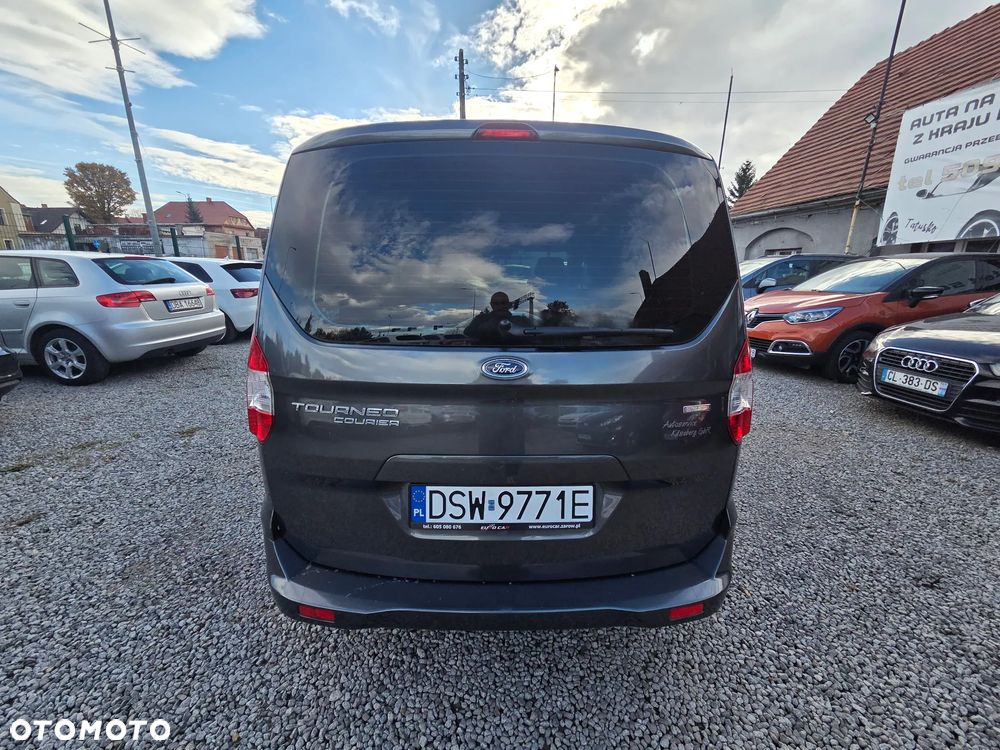 Ford Tourneo Courier 1.0 EcoBoost Titanium - 2