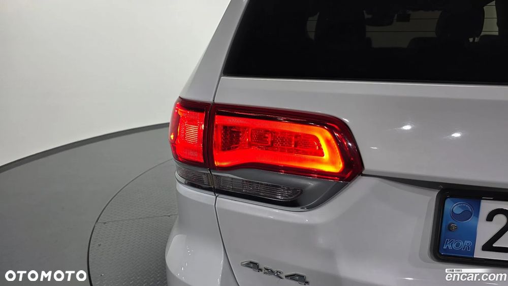 Jeep Grand Cherokee - 9