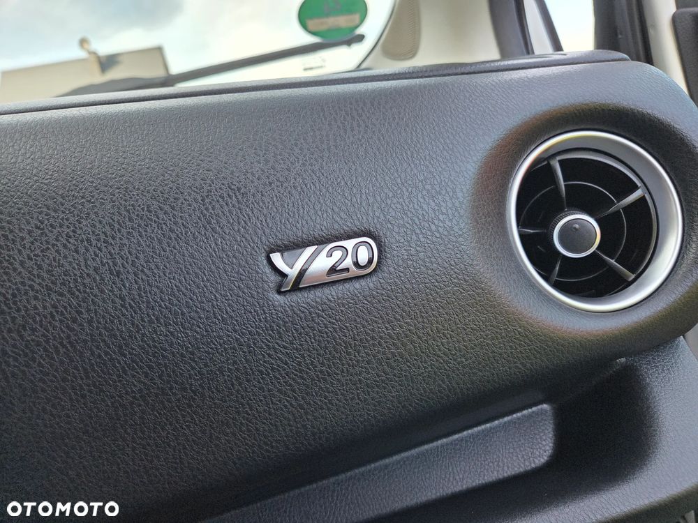 Toyota Yaris - 22