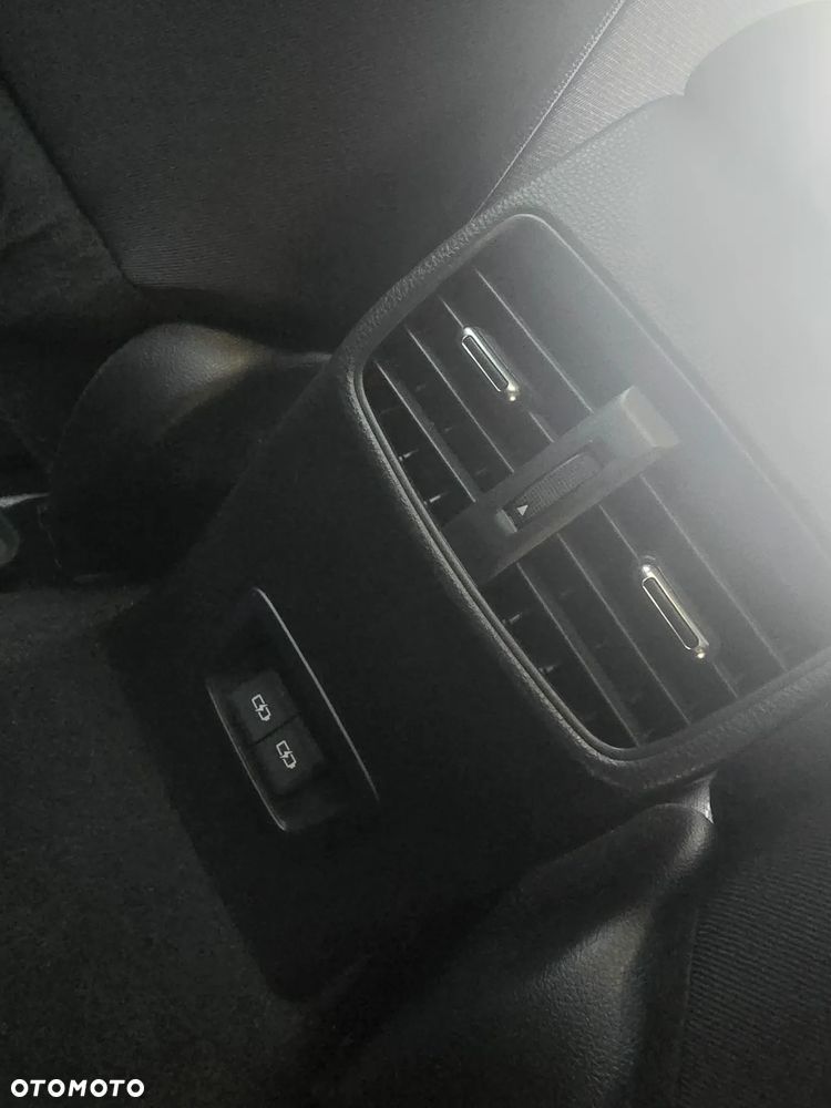 Toyota Corolla 1.8 Hybrid Executive - 15