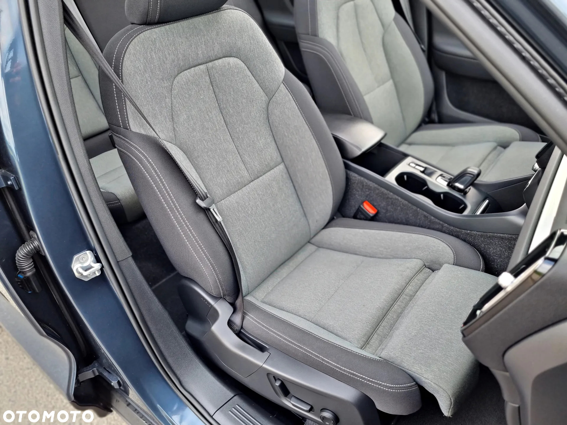 Volvo XC 40 D3 Momentum Pro - 24